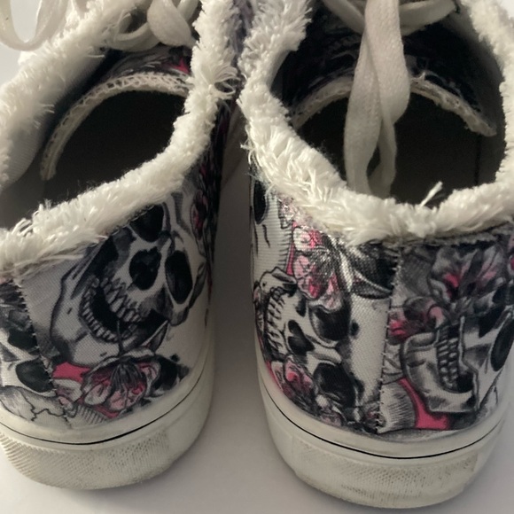 Floral Skull Womens SZ 8 Canvas Sneakers lace up Pink and White - Picture 7 of 11